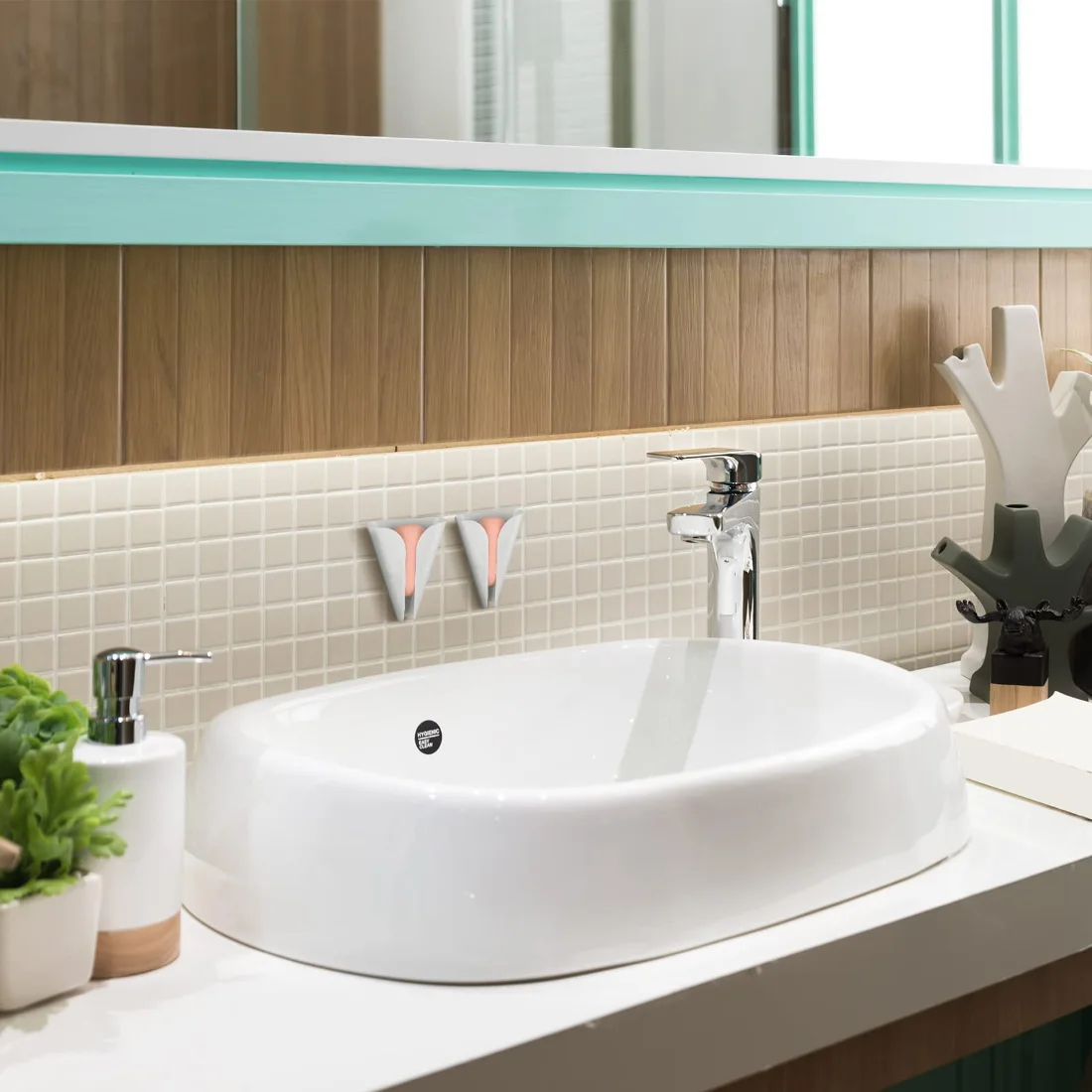 CHENGU Wall mounted soap holder, view 2