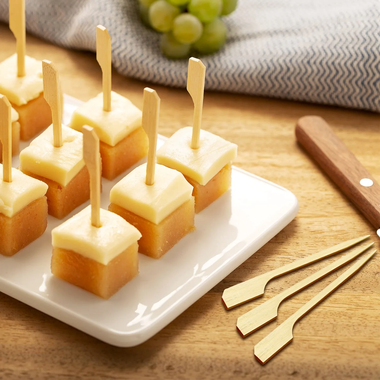 CHENGU Bamboo paddle skewers, Wood color, 3.5 Inch, 500 pcs